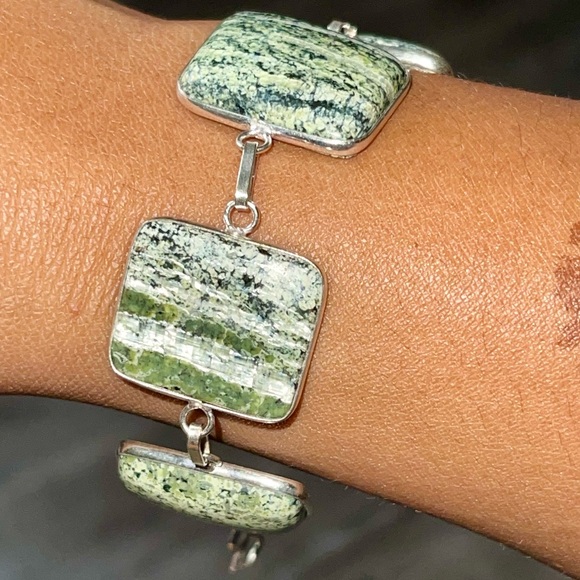 Chrysotile in Serpentine Bracelet 7”- 7 1/2” - Picture 6 of 10